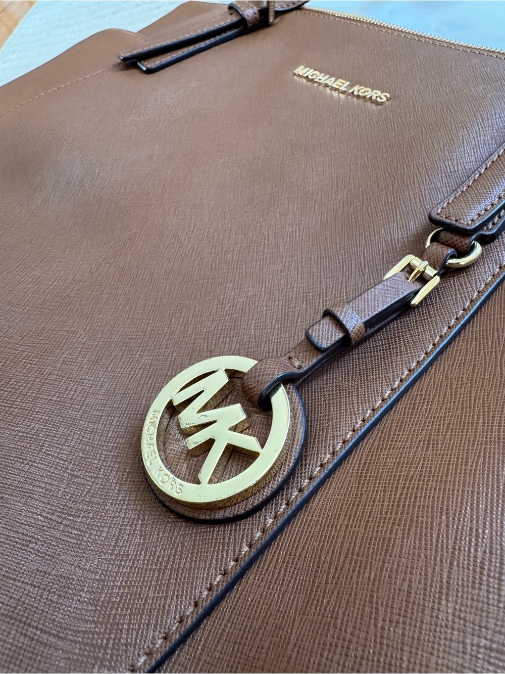 Michael Kors Caramel Brown Saffiano Tote with Gold Hardware, Authentic - Picture 4 of 12